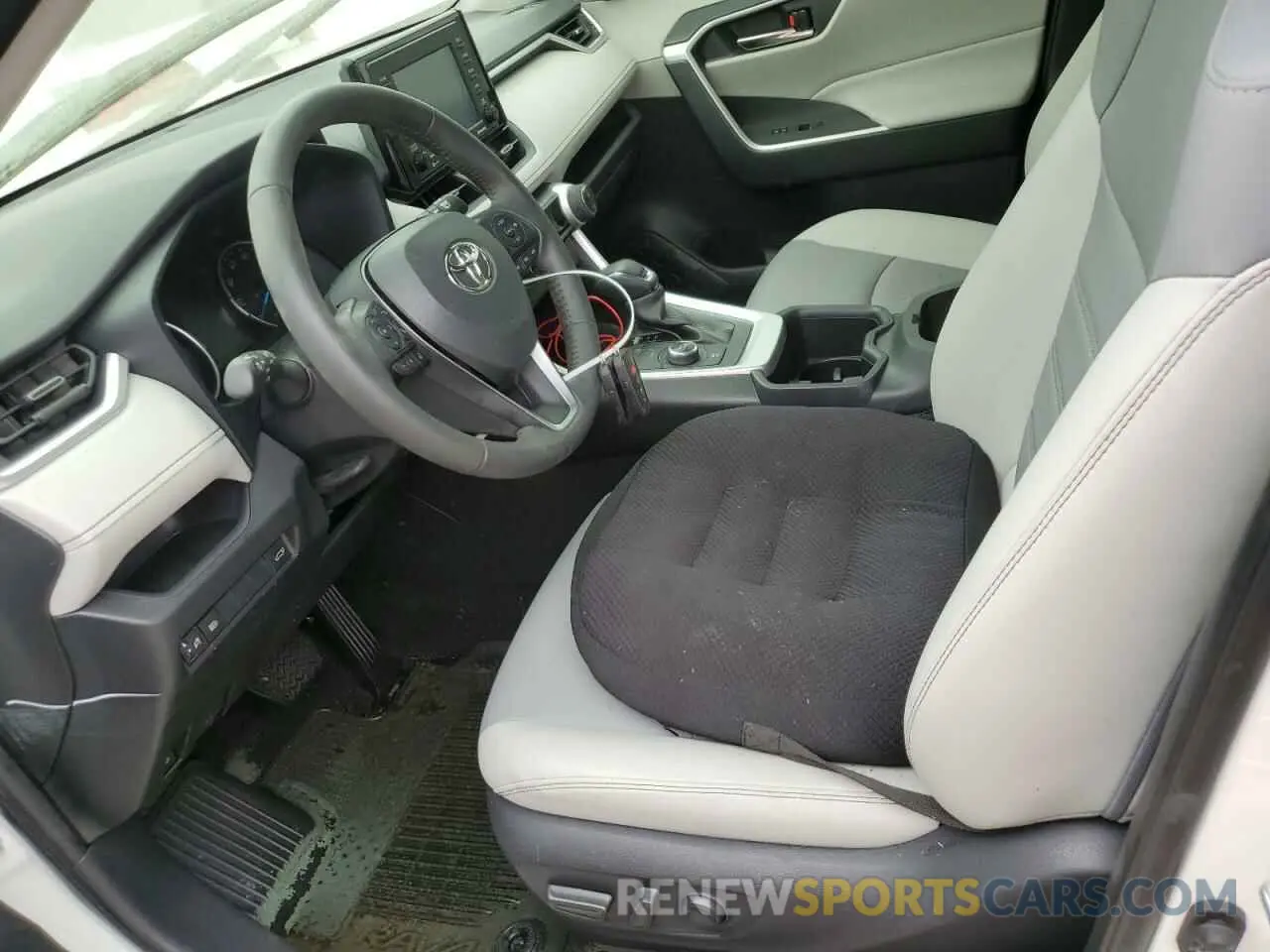7 Photograph of a damaged car JTMB6RFV6ND078801 TOYOTA RAV4 2022