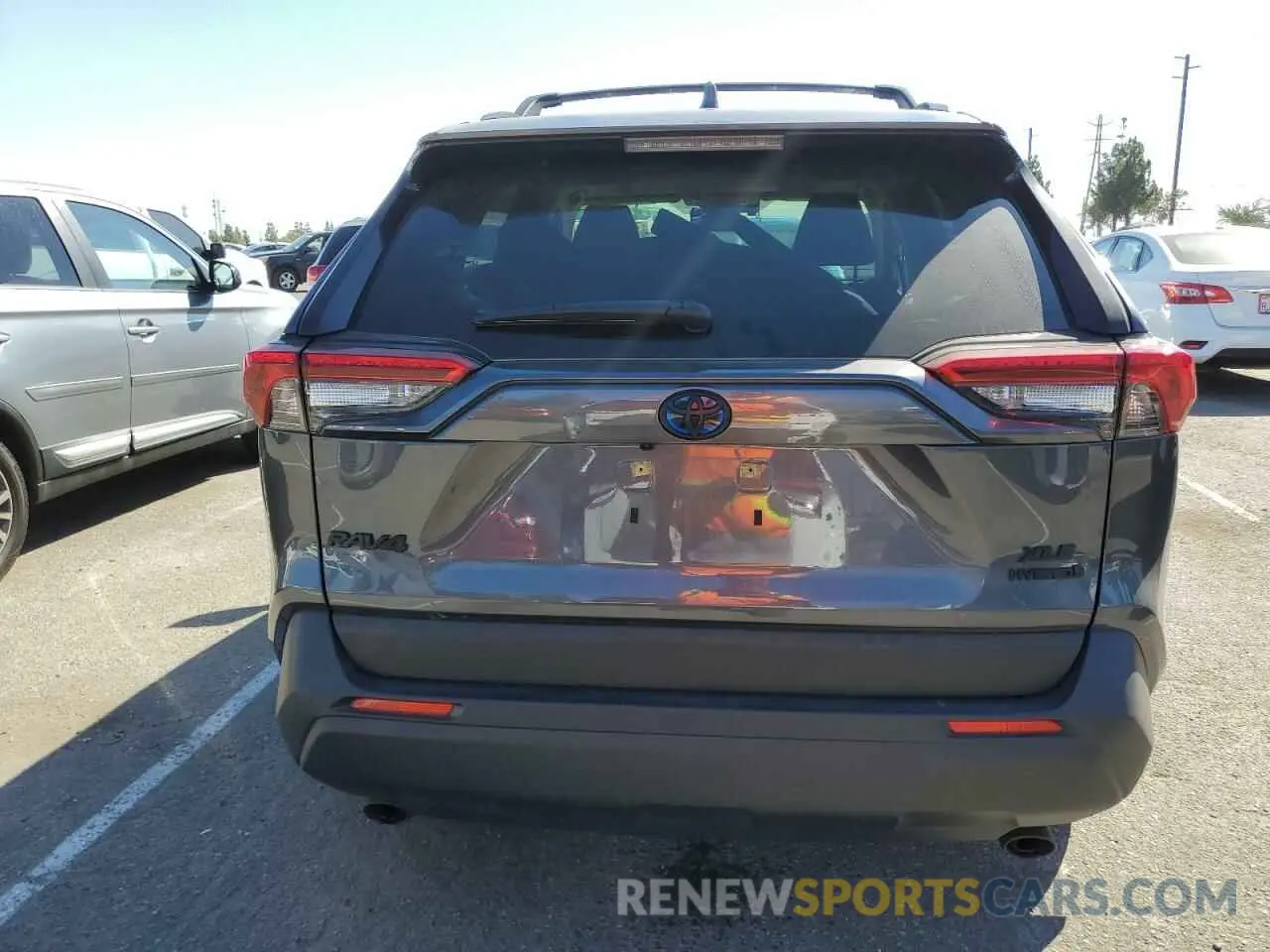 6 Photograph of a damaged car JTMB6RFV7ND054104 TOYOTA RAV4 2022