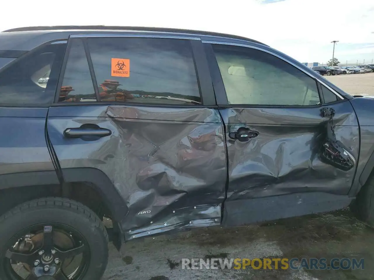 11 Photograph of a damaged car JTMB6RFV7ND064986 TOYOTA RAV4 2022