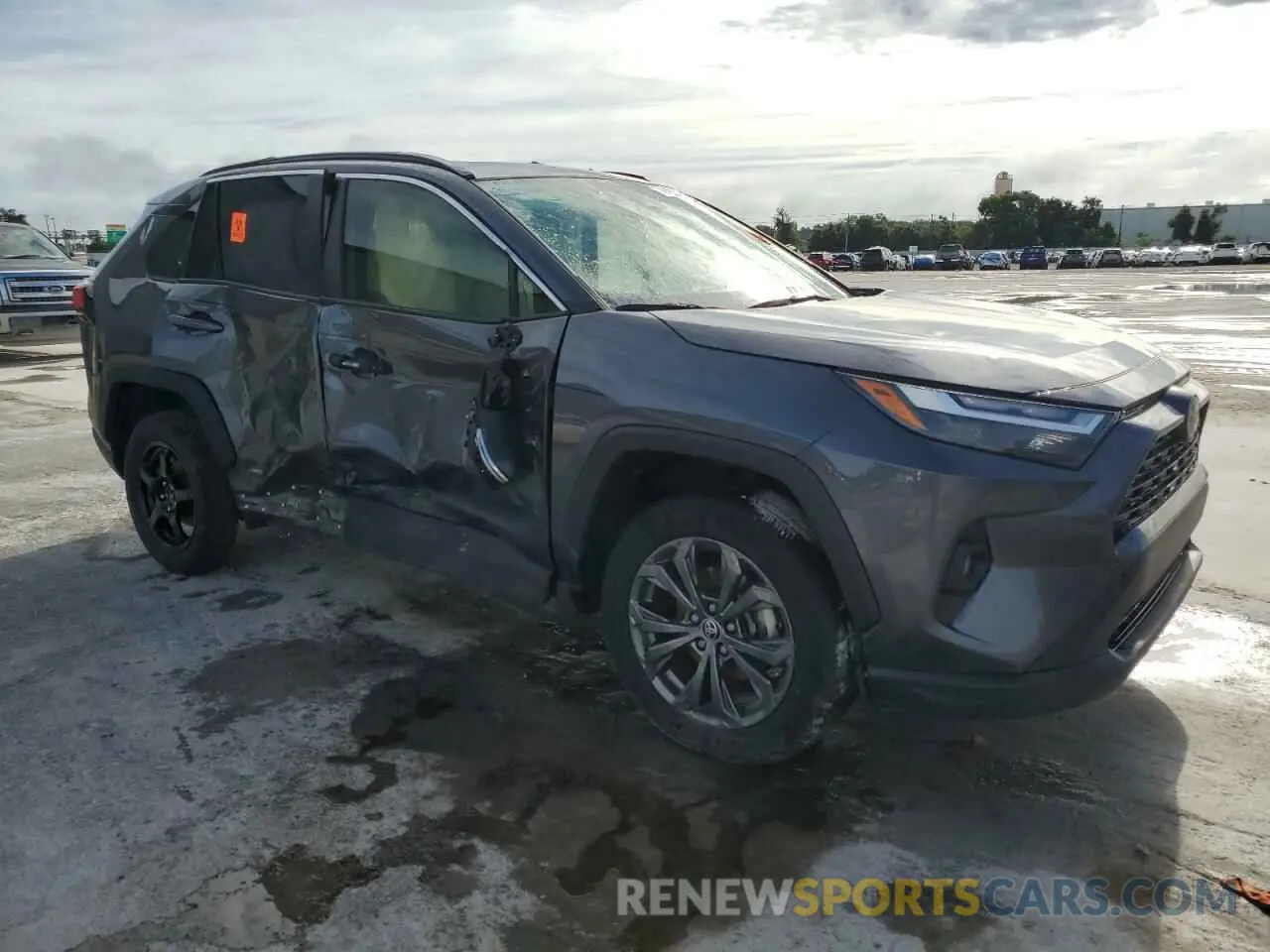 4 Photograph of a damaged car JTMB6RFV7ND064986 TOYOTA RAV4 2022