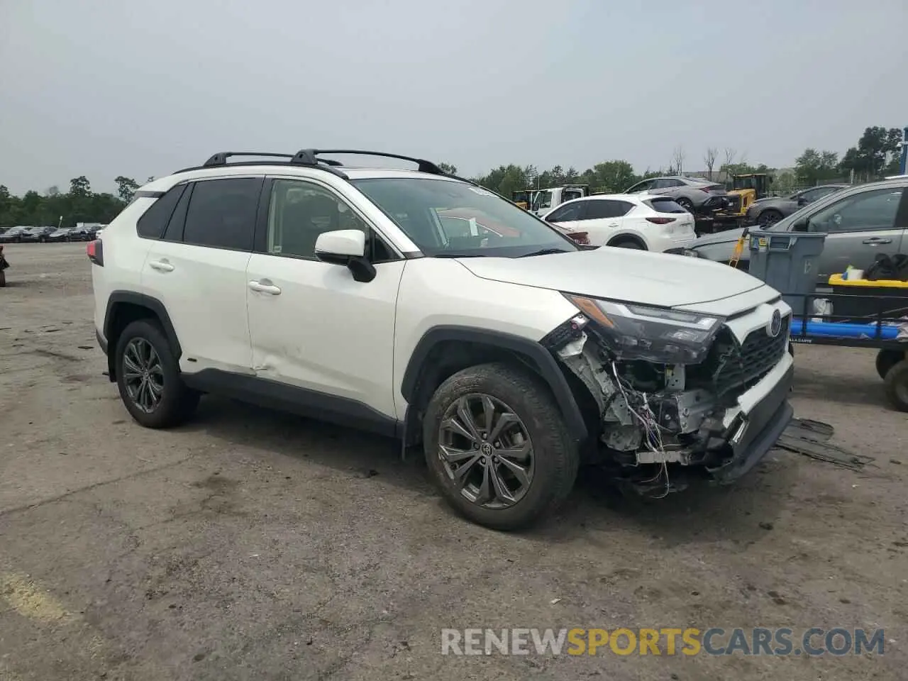 4 Photograph of a damaged car JTMB6RFV9ND069140 TOYOTA RAV4 2022