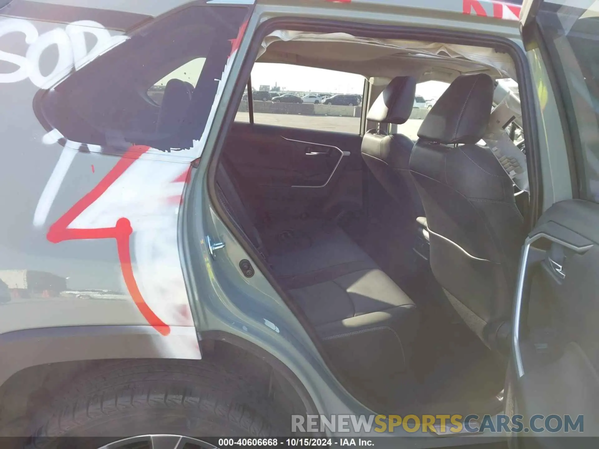 8 Photograph of a damaged car JTMC1RFV4ND086074 TOYOTA RAV4 2022