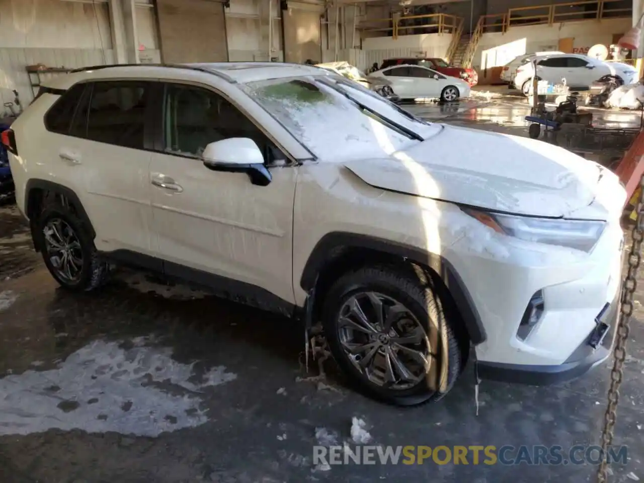 4 Photograph of a damaged car JTMD6RFV0ND066121 TOYOTA RAV4 2022