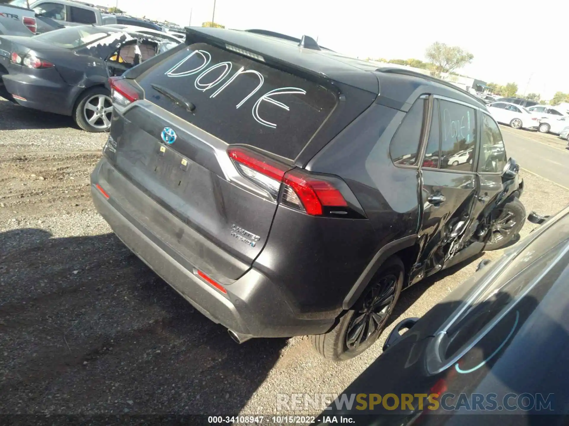 4 Photograph of a damaged car JTMD6RFV1ND060456 TOYOTA RAV4 2022