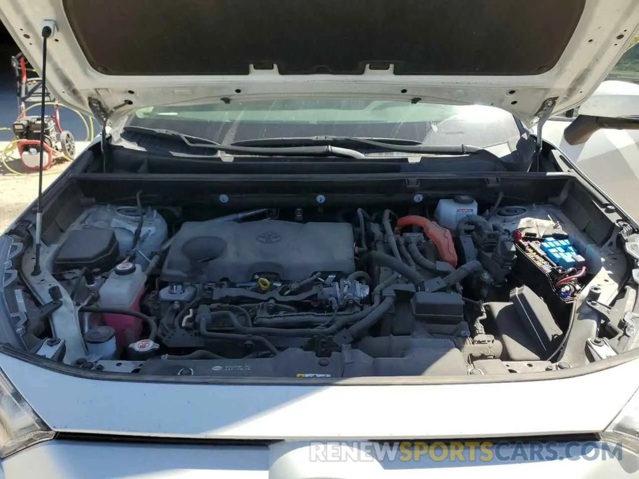 12 Photograph of a damaged car JTMD6RFV2ND055492 TOYOTA RAV4 2022
