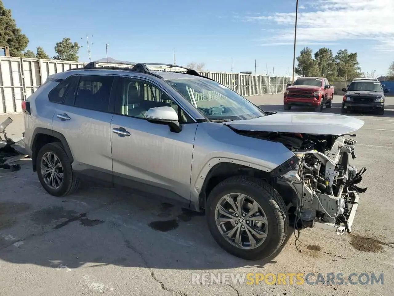 4 Photograph of a damaged car JTMD6RFV7ND060817 TOYOTA RAV4 2022