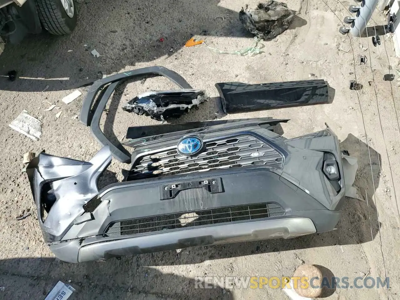13 Photograph of a damaged car JTMD6RFV9ND067106 TOYOTA RAV4 2022