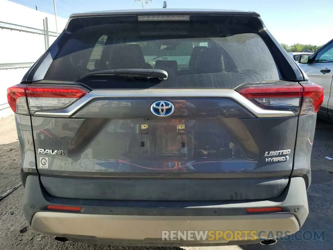 6 Photograph of a damaged car JTMD6RFV9ND067106 TOYOTA RAV4 2022