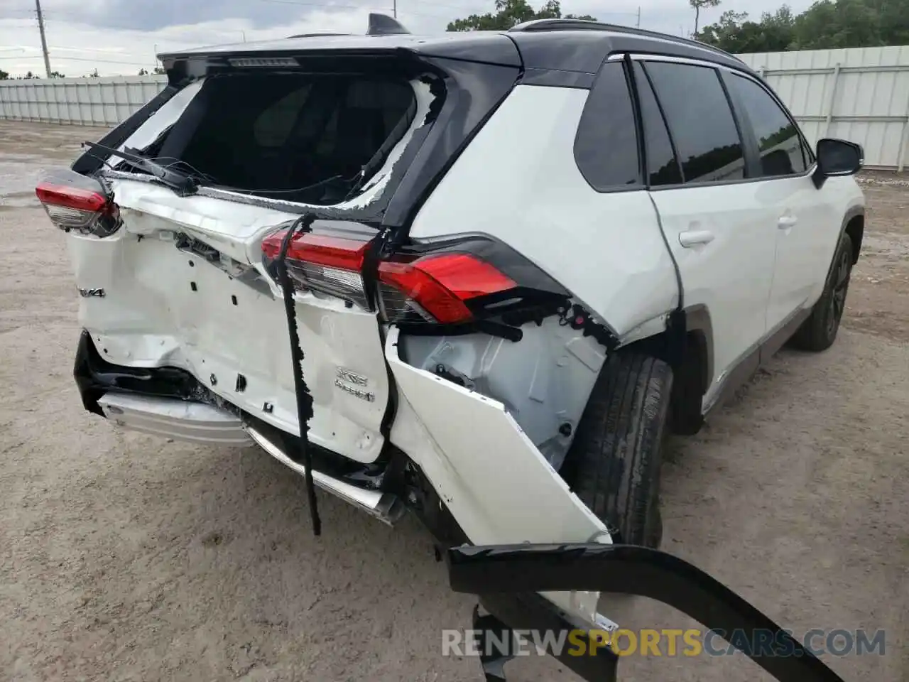 4 Photograph of a damaged car JTME6RFV3ND525548 TOYOTA RAV4 2022