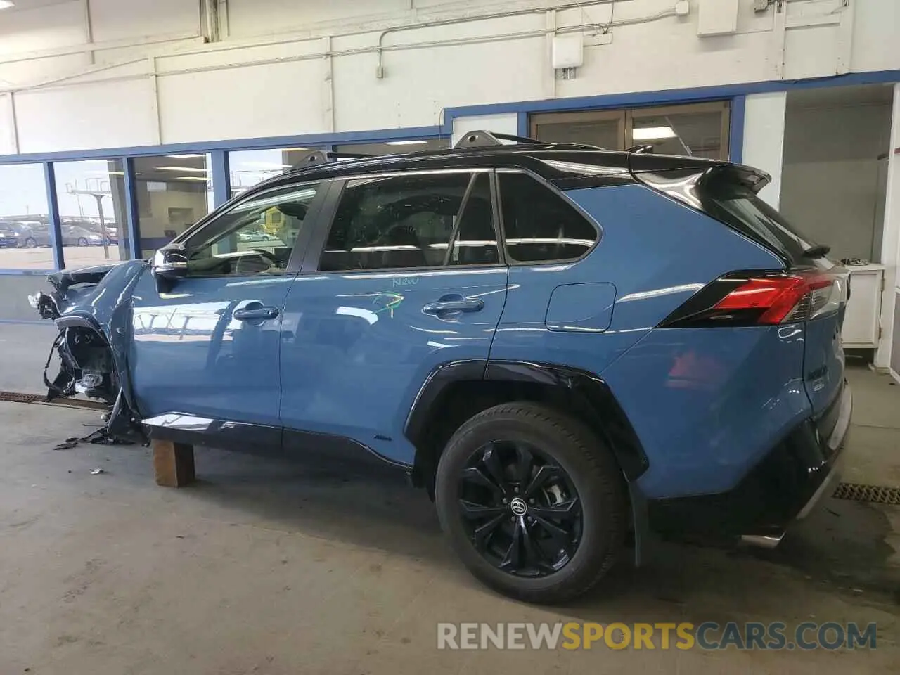 2 Photograph of a damaged car JTME6RFV4ND522576 TOYOTA RAV4 2022