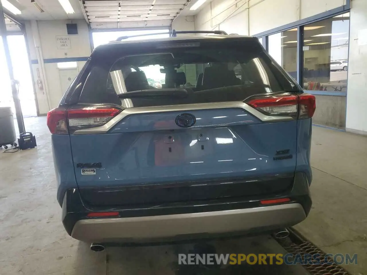 6 Photograph of a damaged car JTME6RFV4ND522576 TOYOTA RAV4 2022