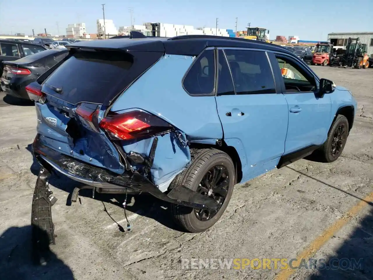 4 Photograph of a damaged car JTME6RFVXND522372 TOYOTA RAV4 2022