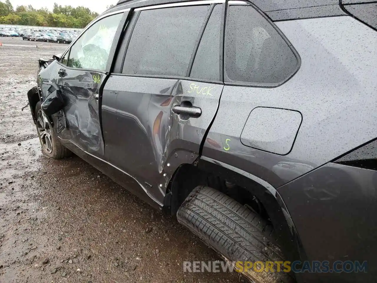 10 Photograph of a damaged car JTMEB3FV1ND076329 TOYOTA RAV4 2022