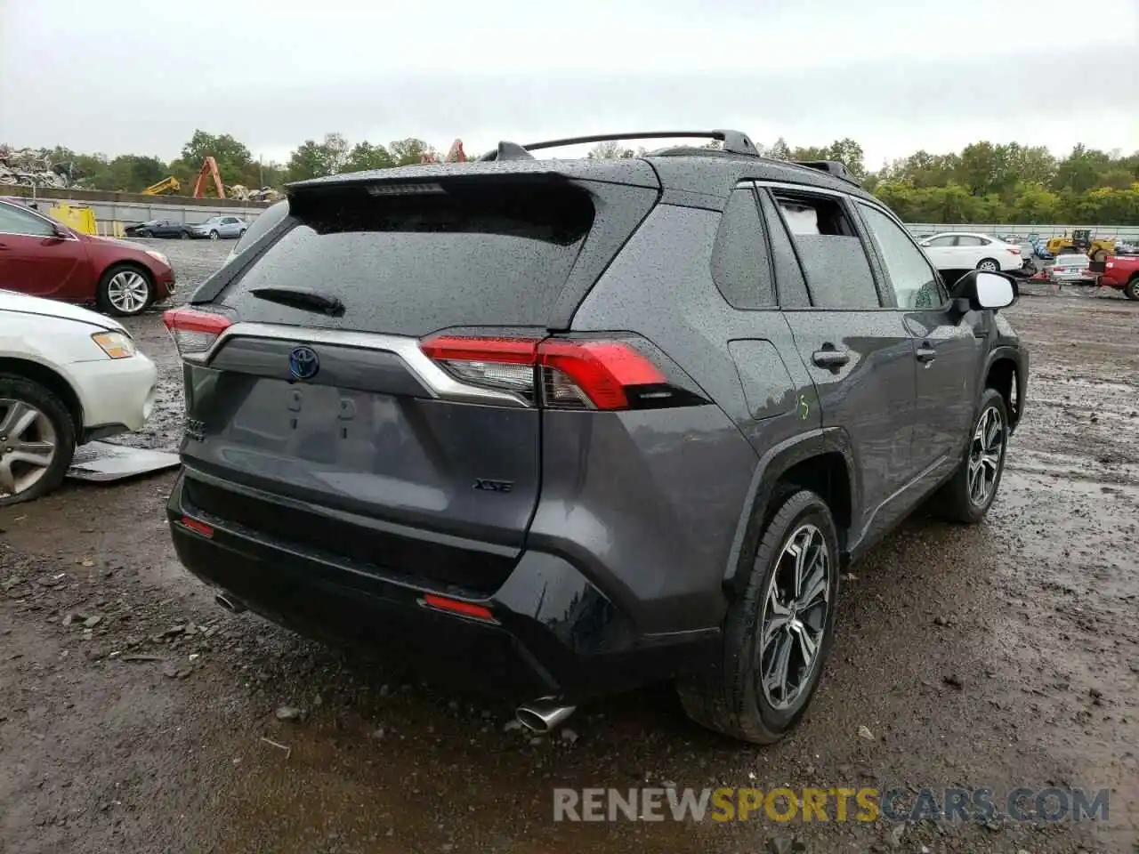 4 Photograph of a damaged car JTMEB3FV1ND076329 TOYOTA RAV4 2022