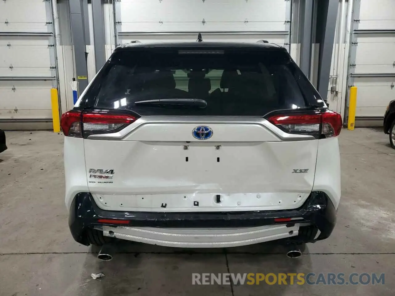 6 Photograph of a damaged car JTMEB3FV9ND081469 TOYOTA RAV4 2022