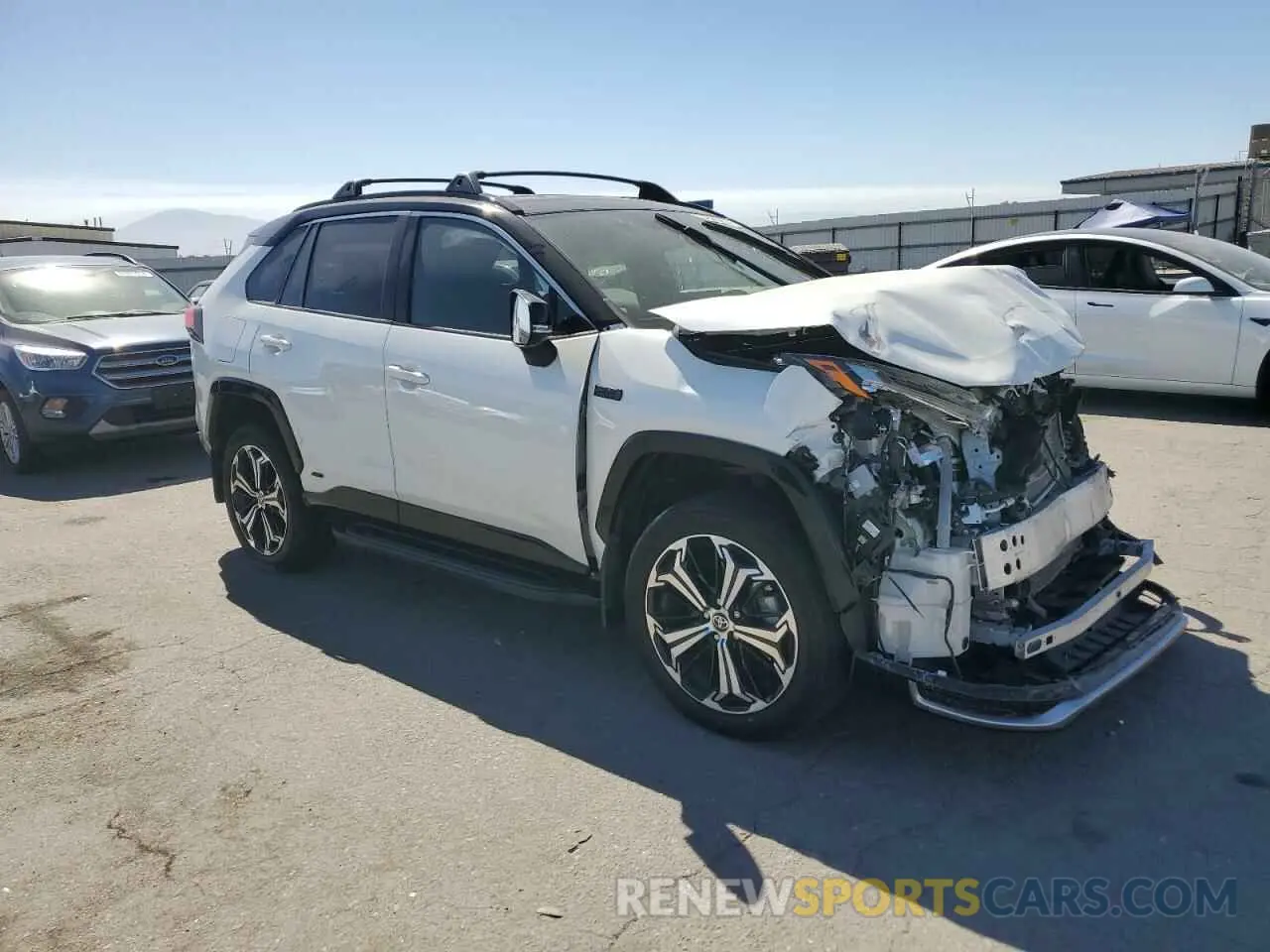 4 Photograph of a damaged car JTMEB3FV9ND106726 TOYOTA RAV4 2022