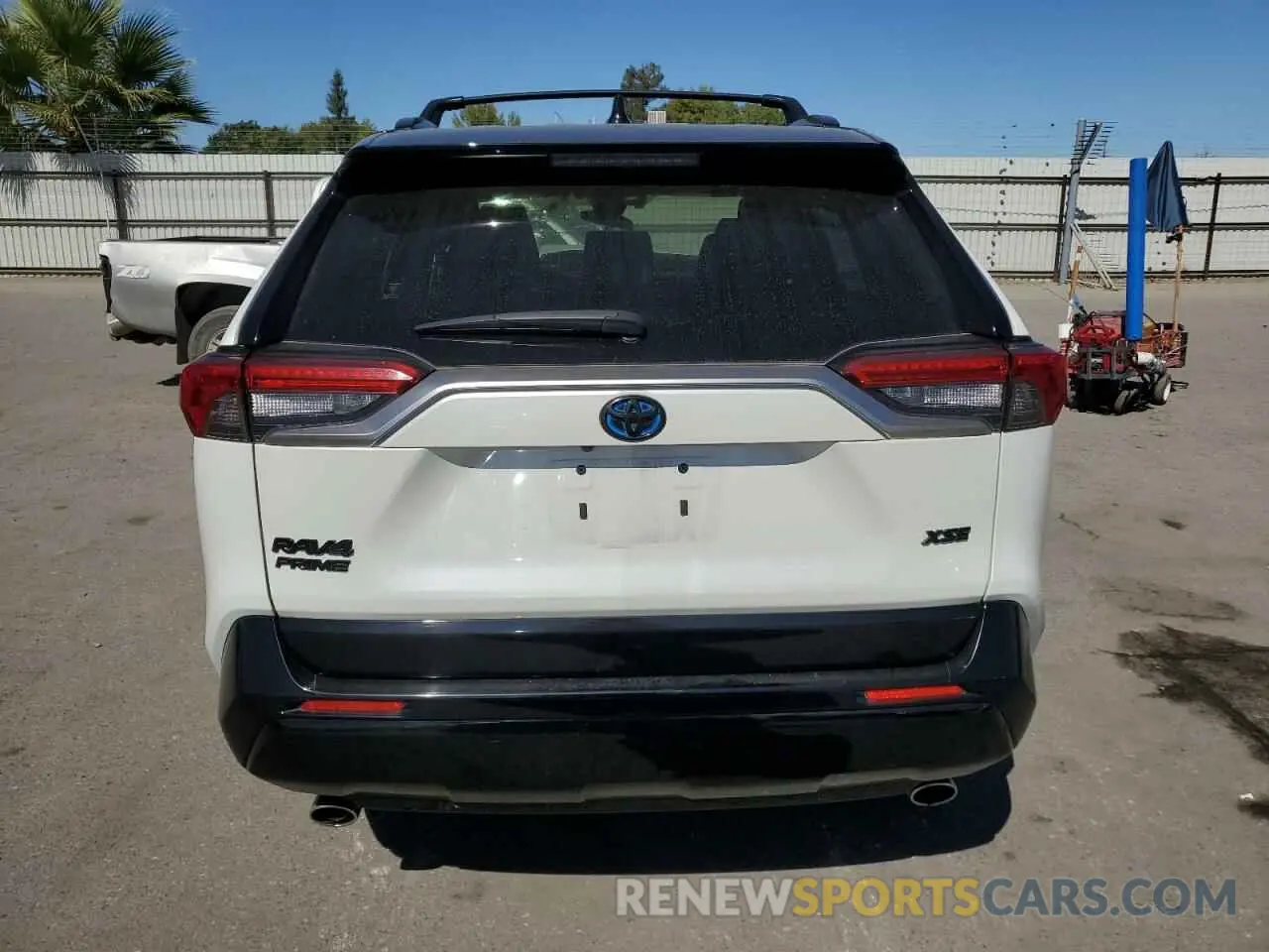 6 Photograph of a damaged car JTMEB3FV9ND106726 TOYOTA RAV4 2022