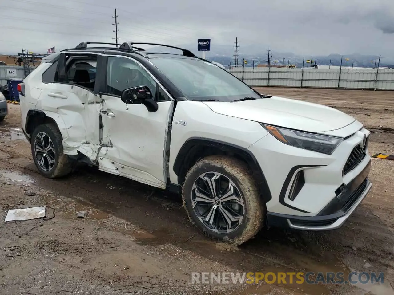 4 Photograph of a damaged car JTMEB3FVXND102880 TOYOTA RAV4 2022