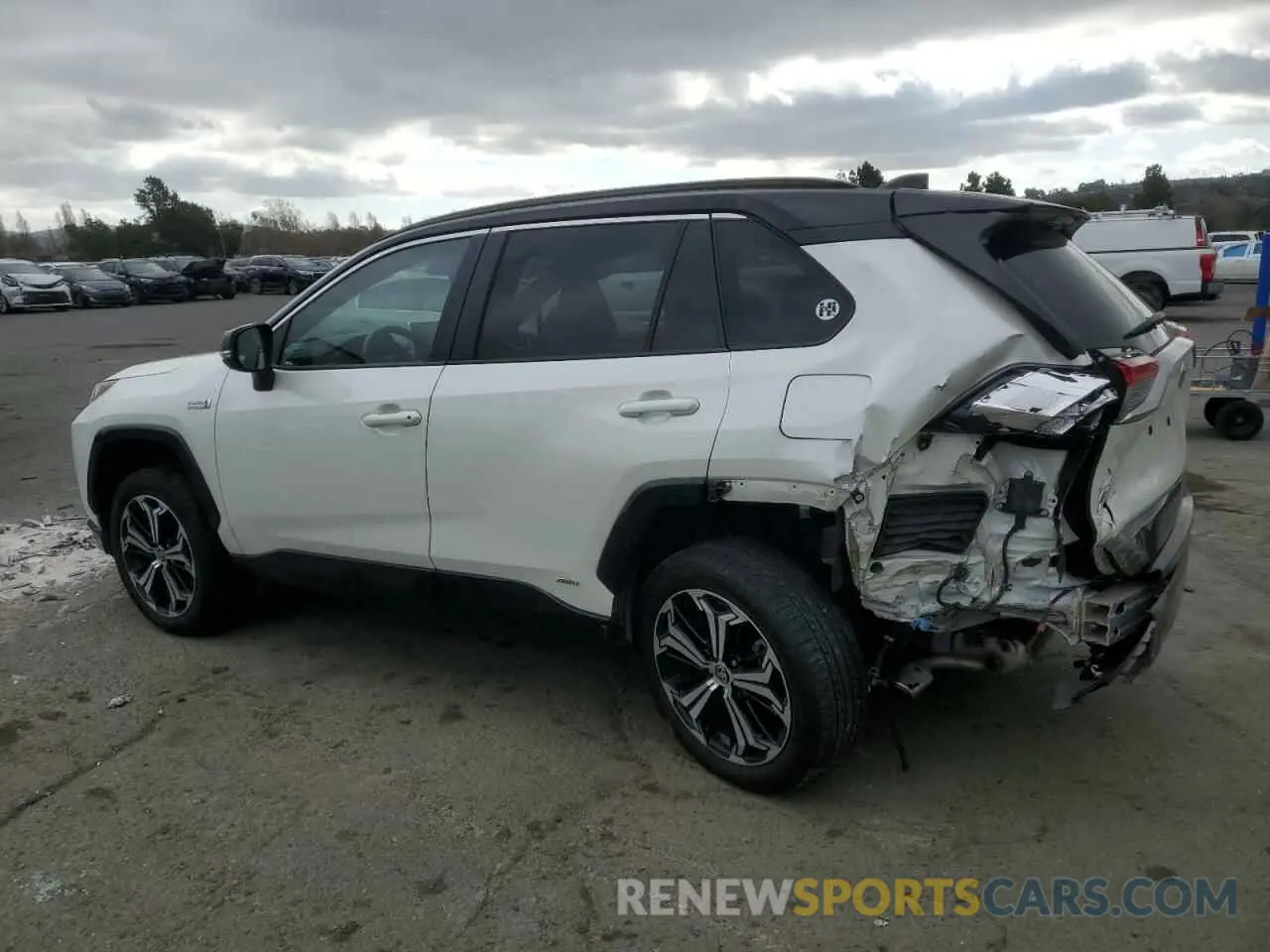 2 Photograph of a damaged car JTMFB3FV1ND084452 TOYOTA RAV4 2022