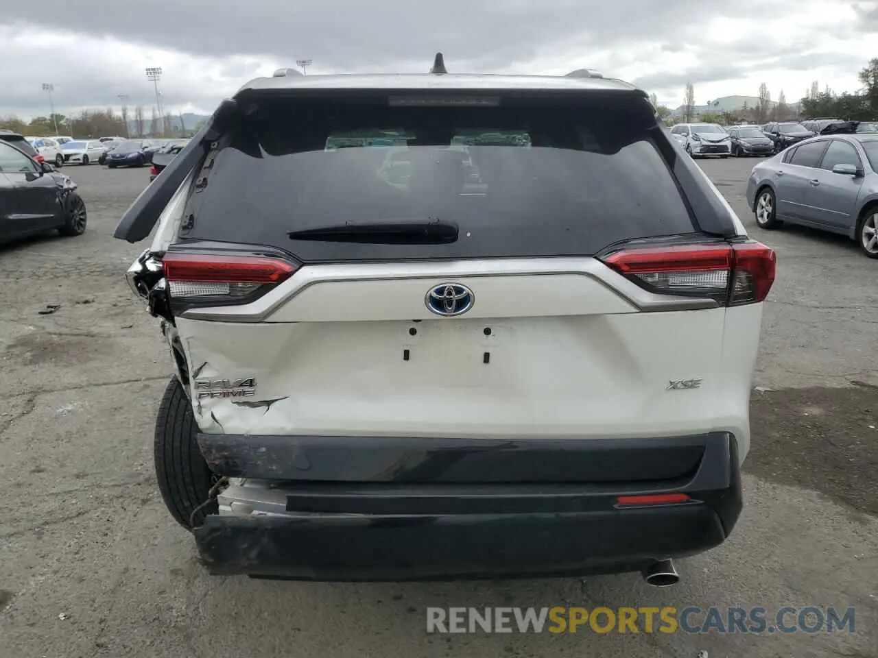 6 Photograph of a damaged car JTMFB3FV1ND084452 TOYOTA RAV4 2022