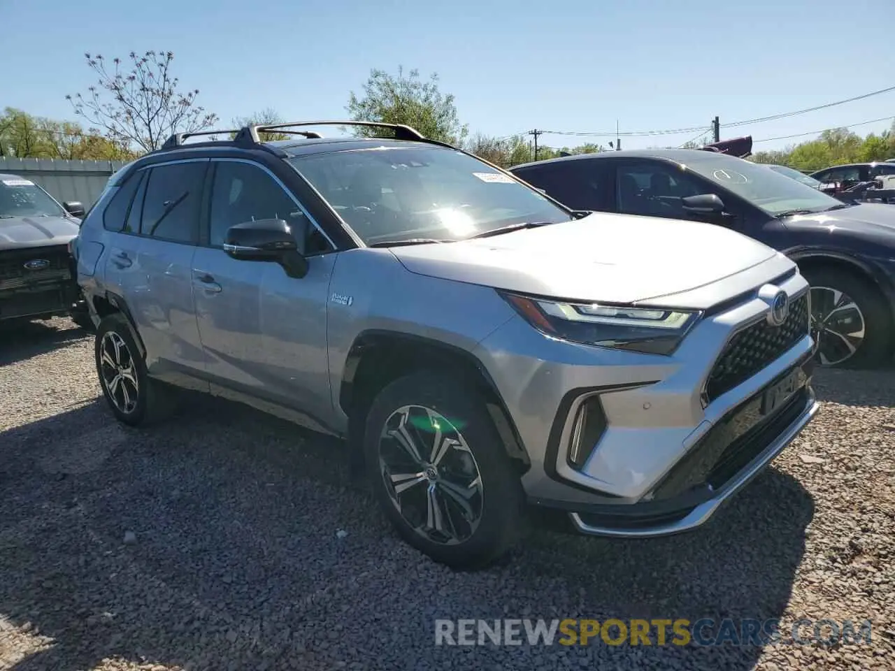 4 Photograph of a damaged car JTMFB3FV5ND094000 TOYOTA RAV4 2022