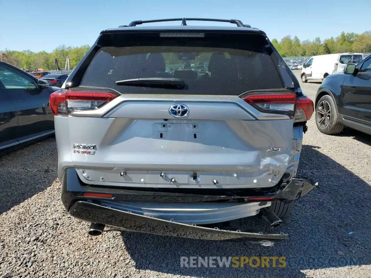 6 Photograph of a damaged car JTMFB3FV5ND094000 TOYOTA RAV4 2022