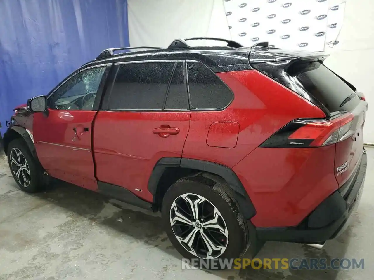 2 Photograph of a damaged car JTMFB3FV7ND097416 TOYOTA RAV4 2022