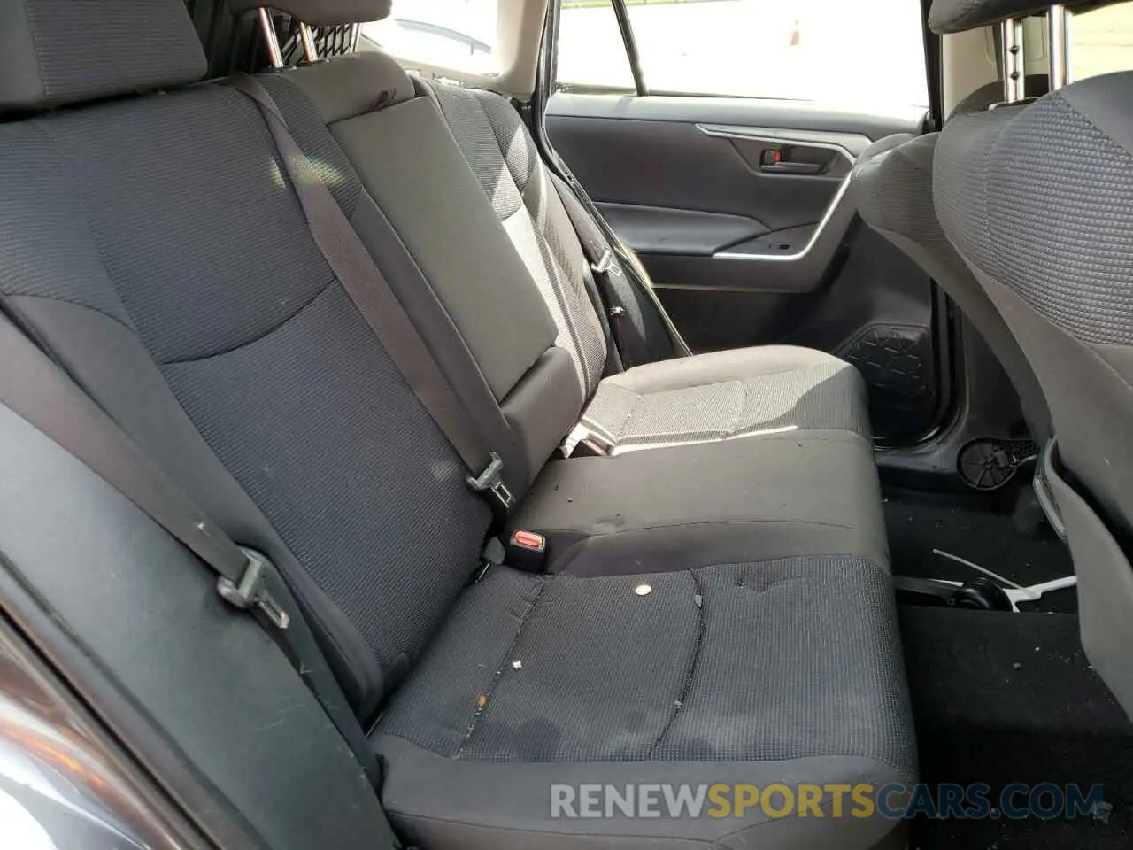 11 Photograph of a damaged car JTMLWRFV8ND139103 TOYOTA RAV4 2022