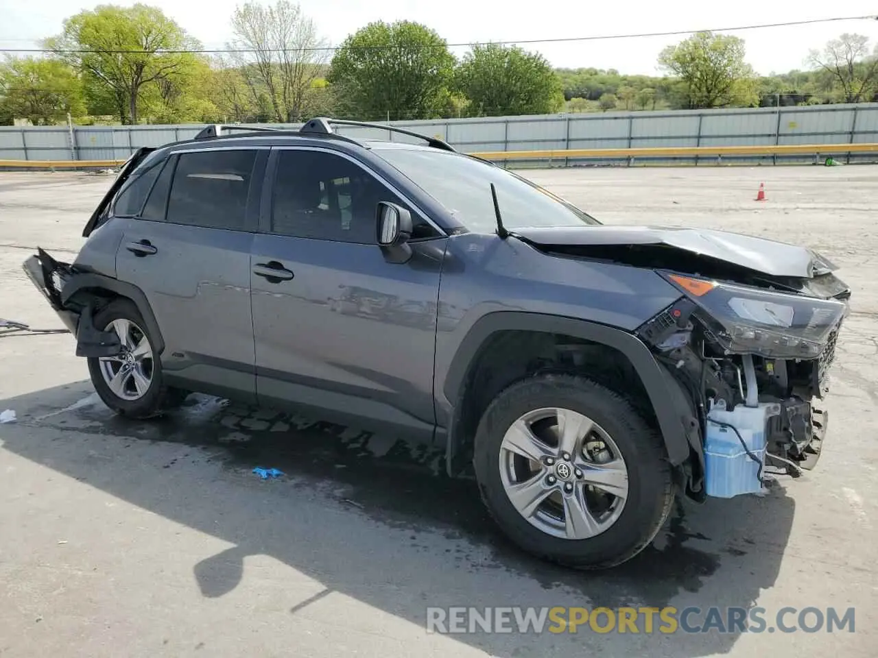 4 Photograph of a damaged car JTMLWRFV8ND139103 TOYOTA RAV4 2022