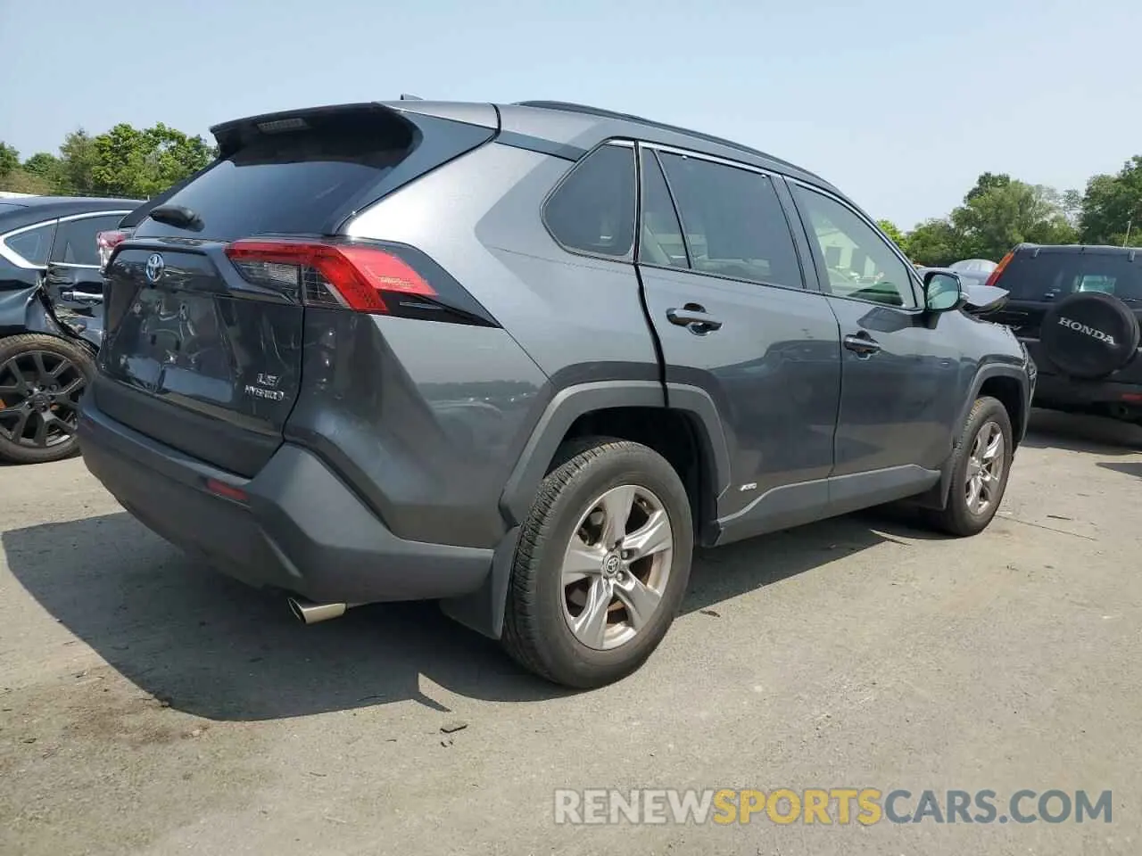 3 Photograph of a damaged car JTMMWRFV0ND158278 TOYOTA RAV4 2022