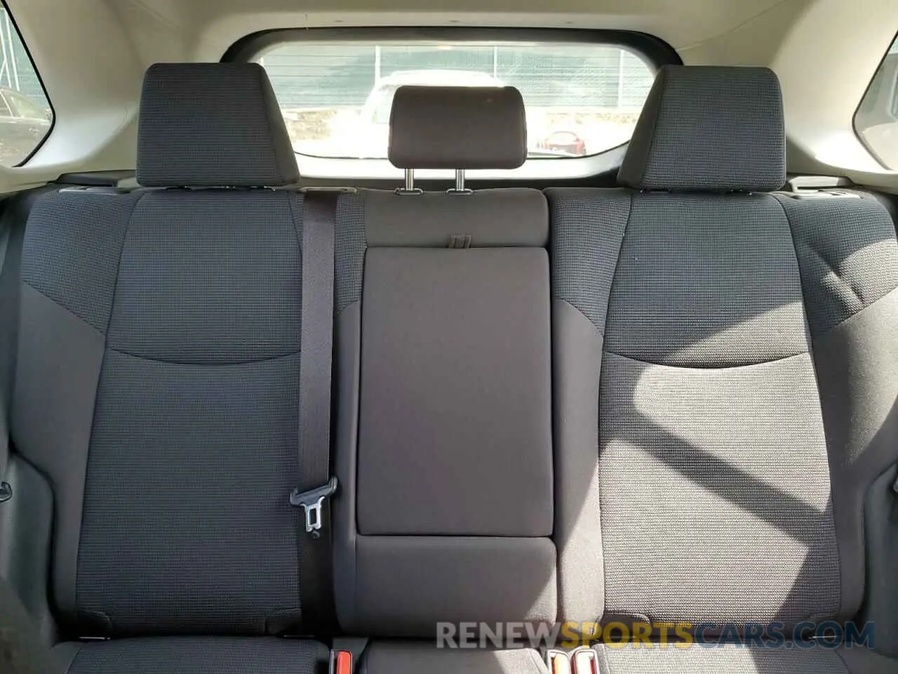 10 Photograph of a damaged car JTMMWRFV6ND144188 TOYOTA RAV4 2022