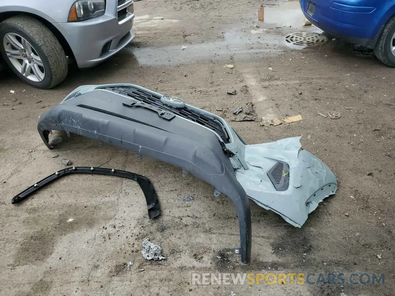 12 Photograph of a damaged car JTMP1RFV5ND086621 TOYOTA RAV4 2022