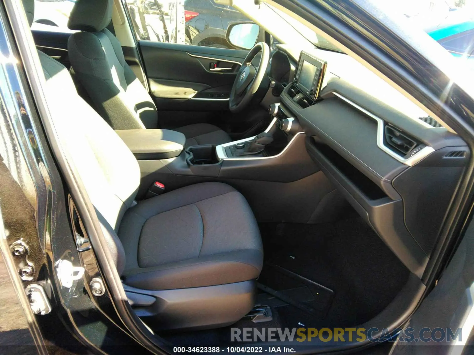 5 Photograph of a damaged car JTMRWRFV1ND154553 TOYOTA RAV4 2022
