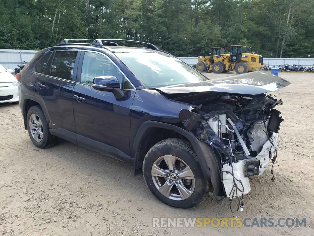 4 Photograph of a damaged car JTMRWRFV7ND567609 TOYOTA RAV4 2022