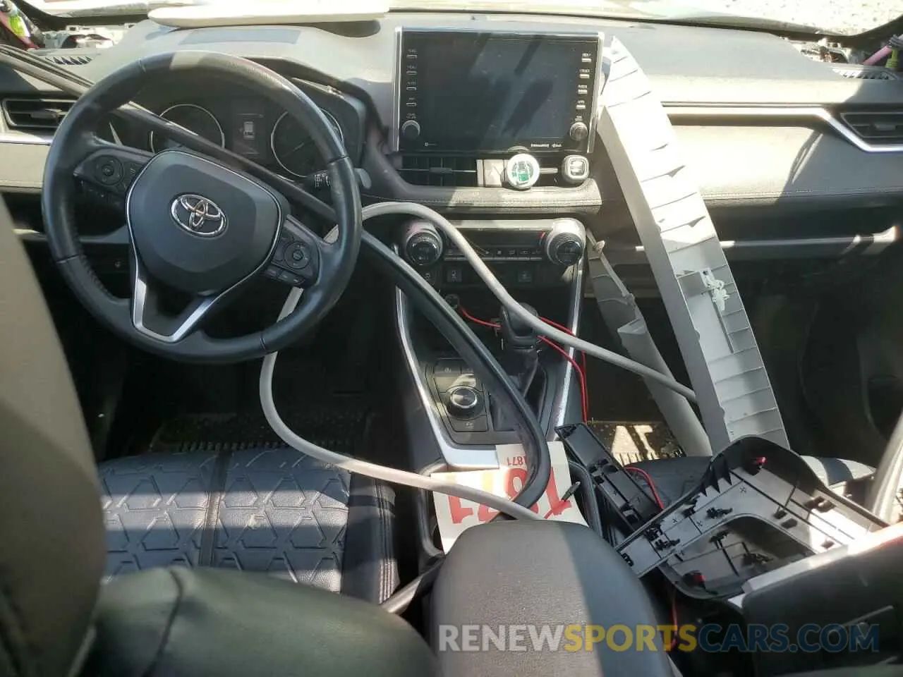 8 Photograph of a damaged car JTMRWRFV8ND141301 TOYOTA RAV4 2022