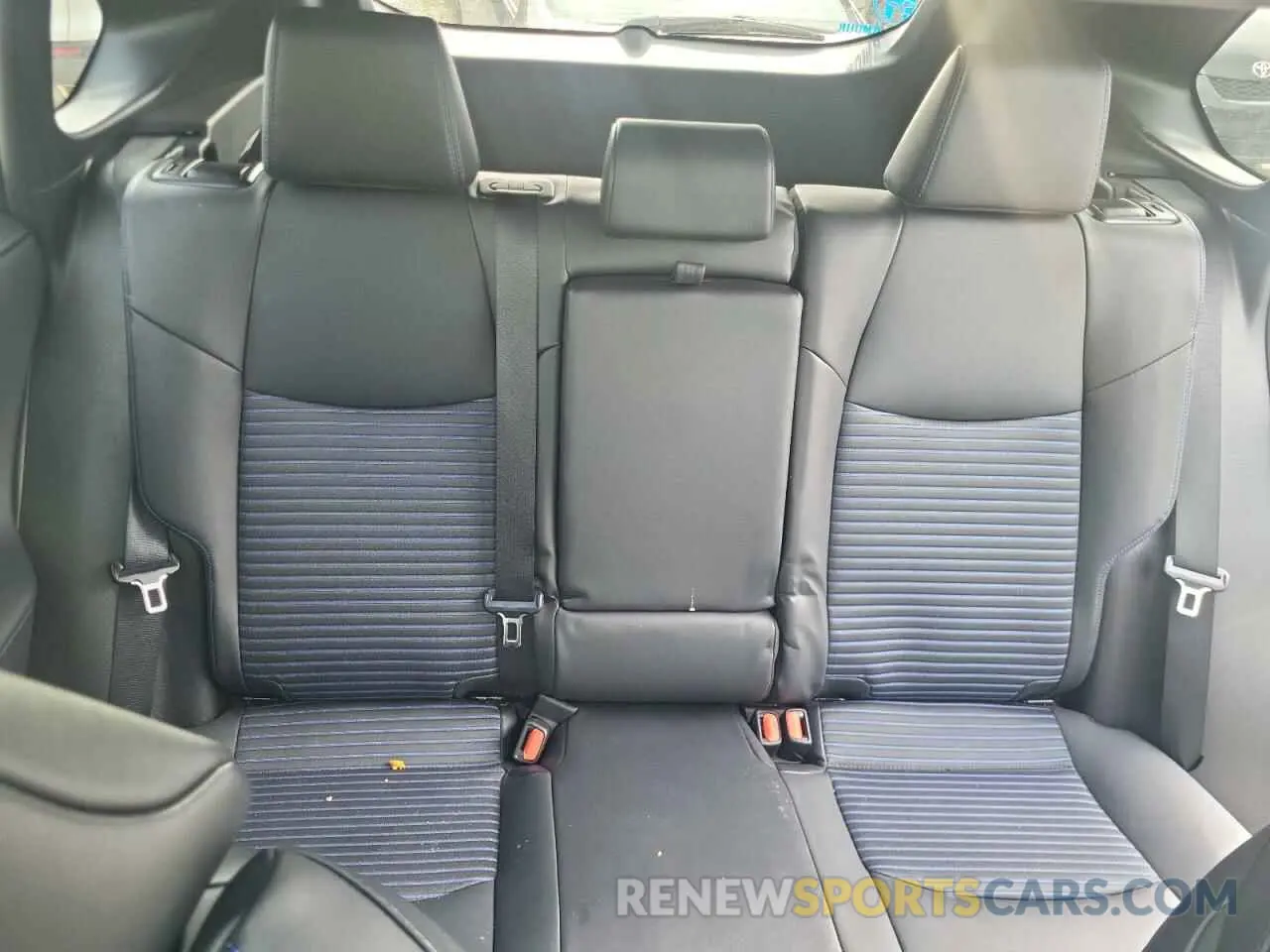 10 Photograph of a damaged car 2T35WRFVXPW176393 TOYOTA RAV4 2023