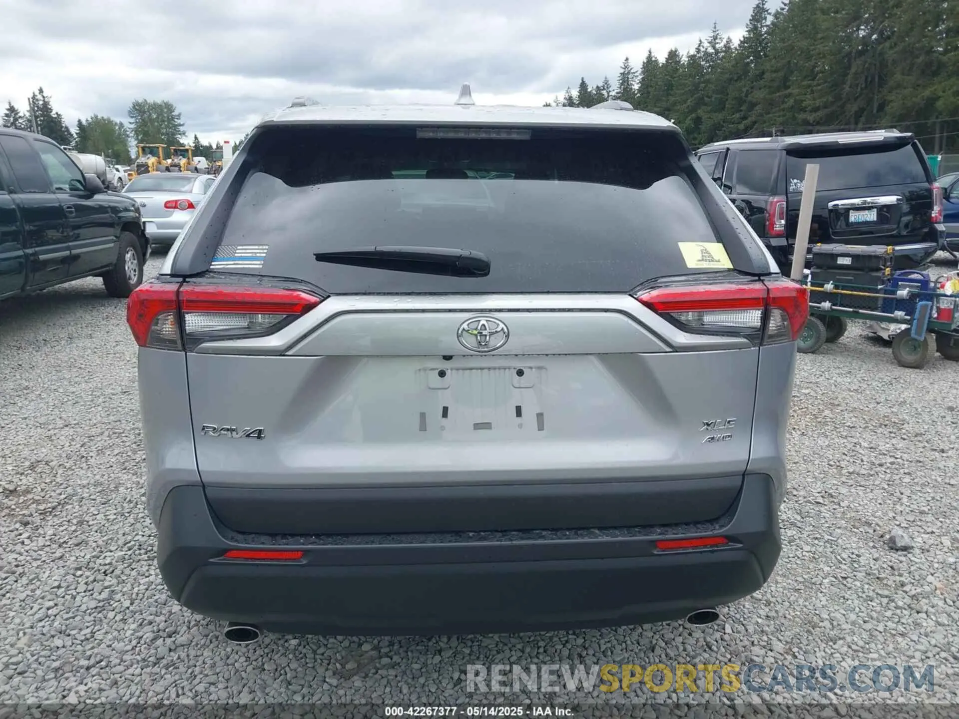 16 Photograph of a damaged car 2T3A1RFV0PC331368 TOYOTA RAV4 2023