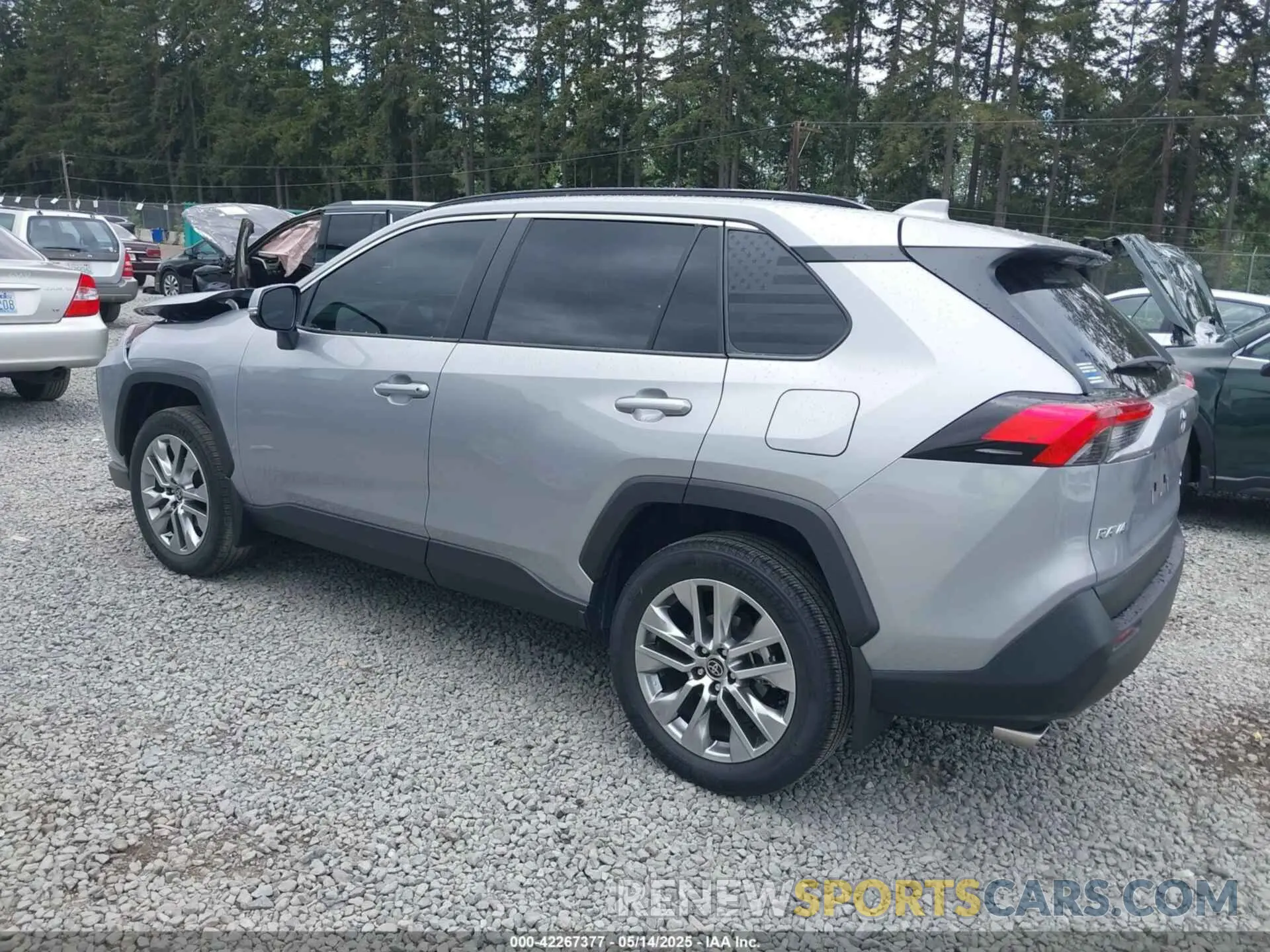 3 Photograph of a damaged car 2T3A1RFV0PC331368 TOYOTA RAV4 2023