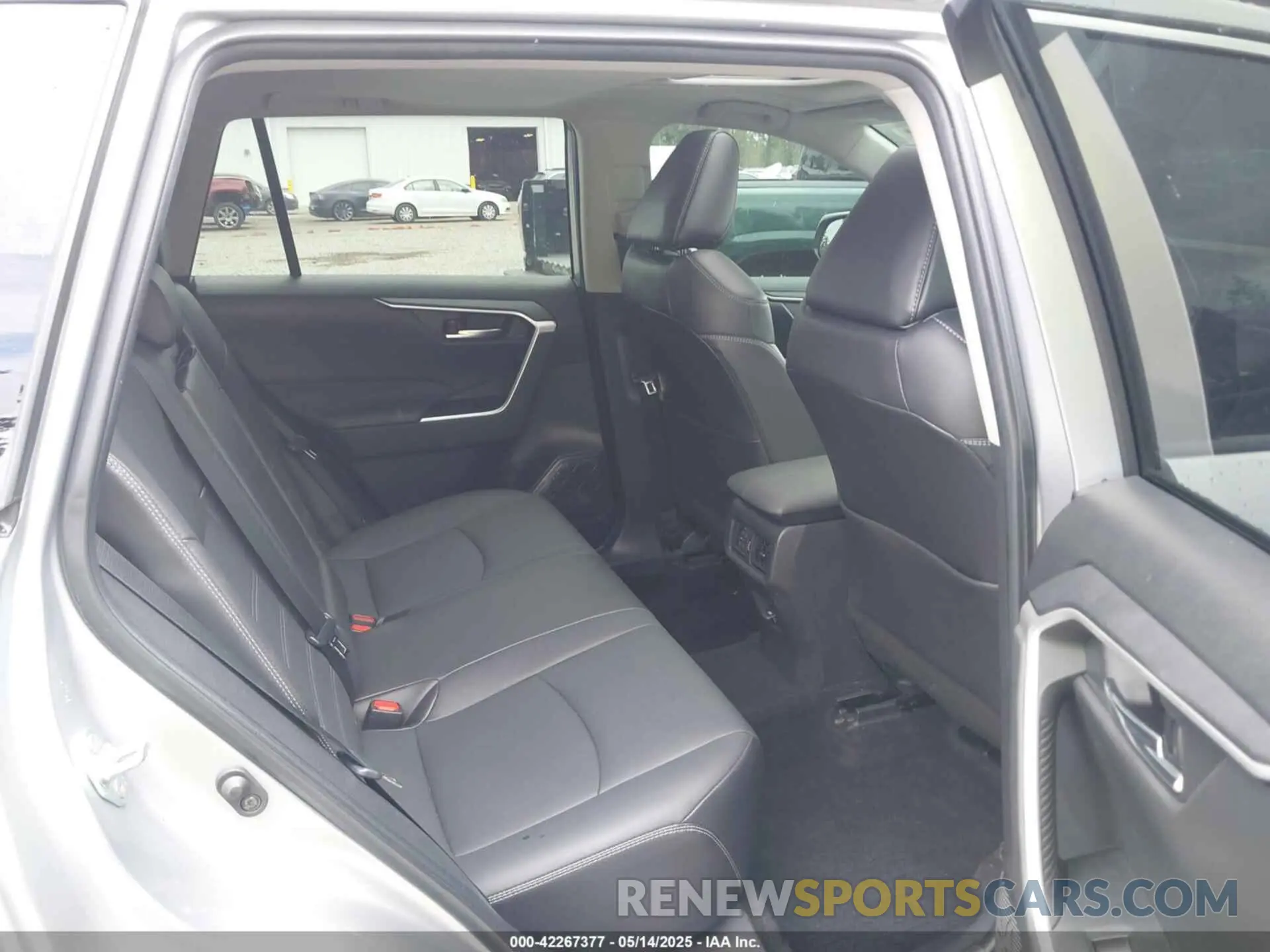 8 Photograph of a damaged car 2T3A1RFV0PC331368 TOYOTA RAV4 2023