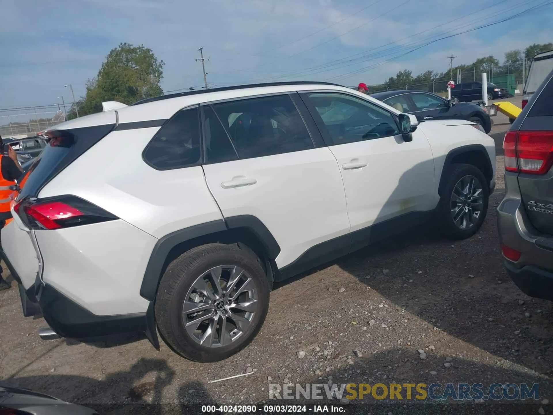 4 Photograph of a damaged car 2T3A1RFV0PW396218 TOYOTA RAV4 2023