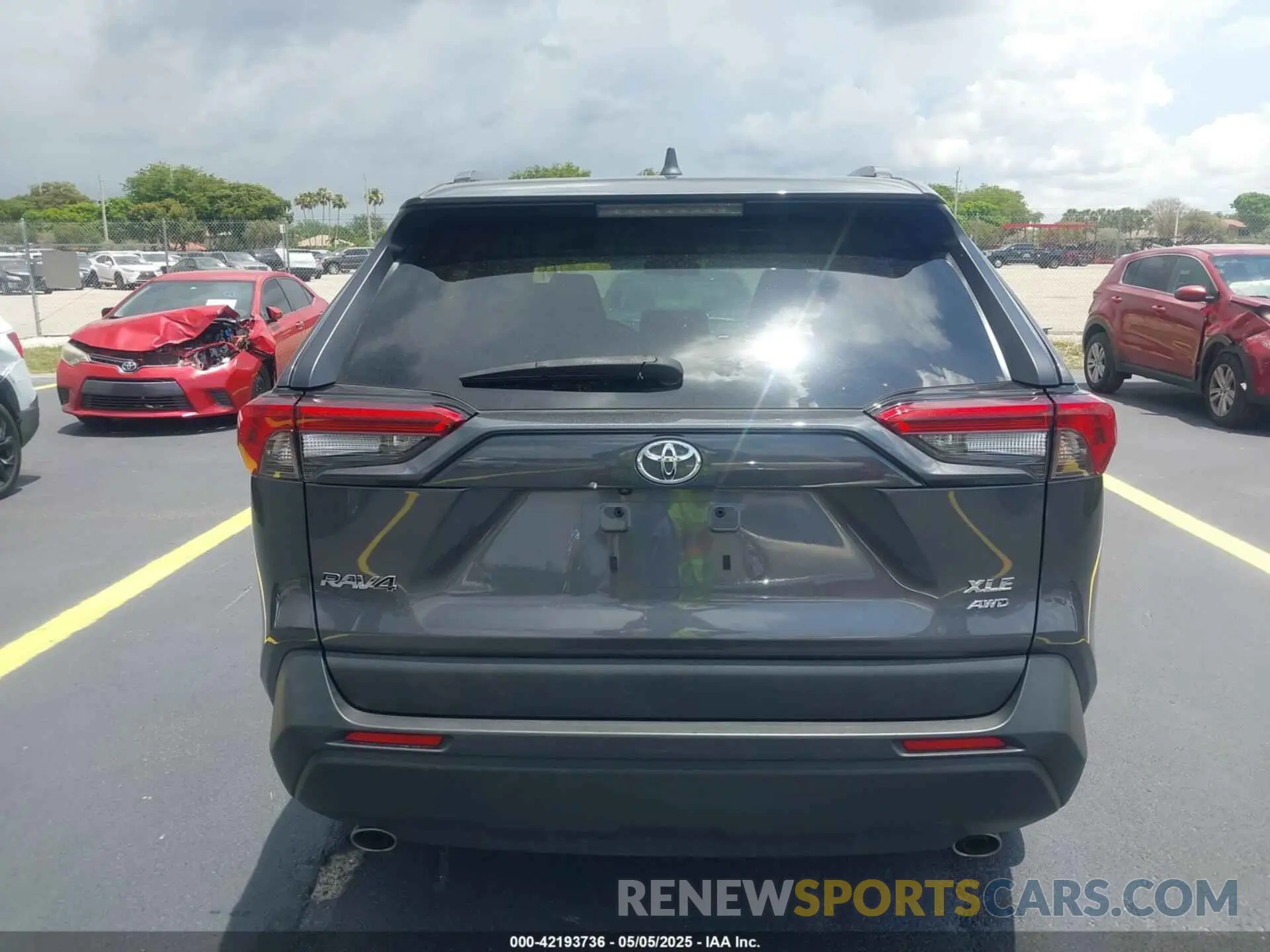 16 Photograph of a damaged car 2T3A1RFV1PW402415 TOYOTA RAV4 2023