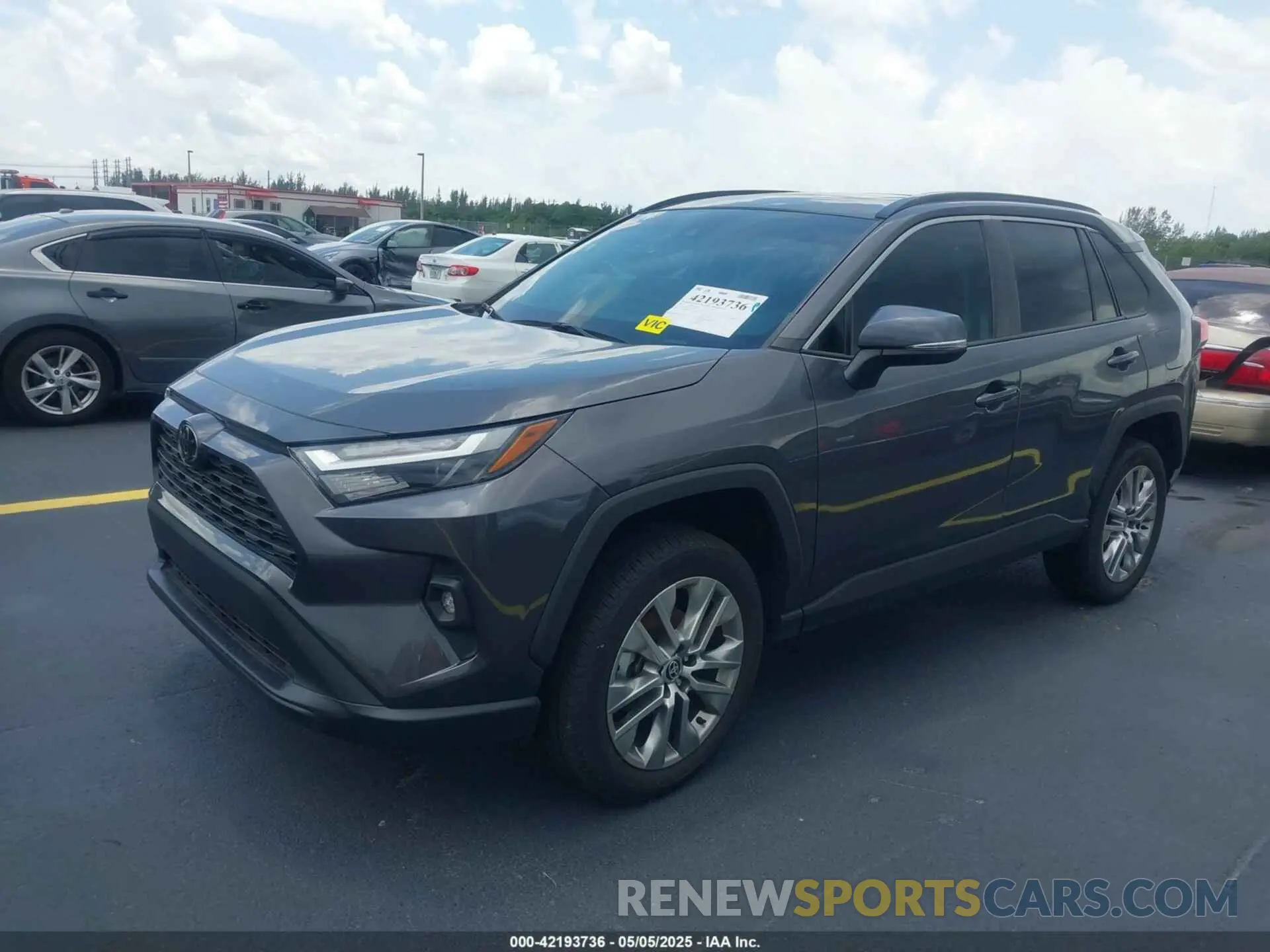 2 Photograph of a damaged car 2T3A1RFV1PW402415 TOYOTA RAV4 2023