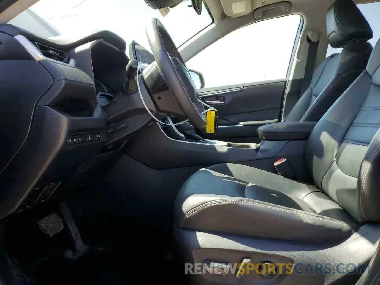 7 Photograph of a damaged car 2T3A1RFV3PC335656 TOYOTA RAV4 2023
