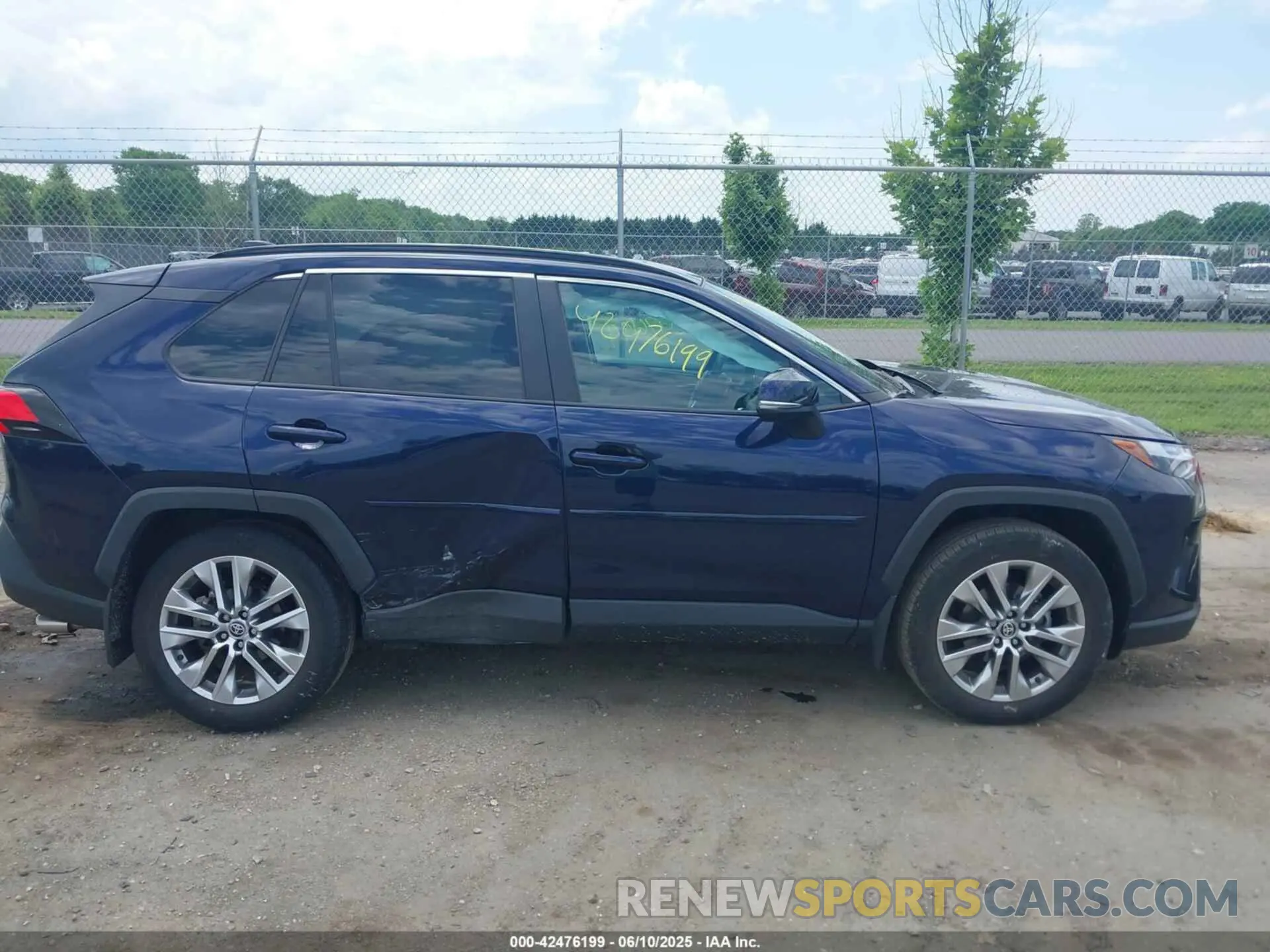 13 Photograph of a damaged car 2T3A1RFV3PW354030 TOYOTA RAV4 2023