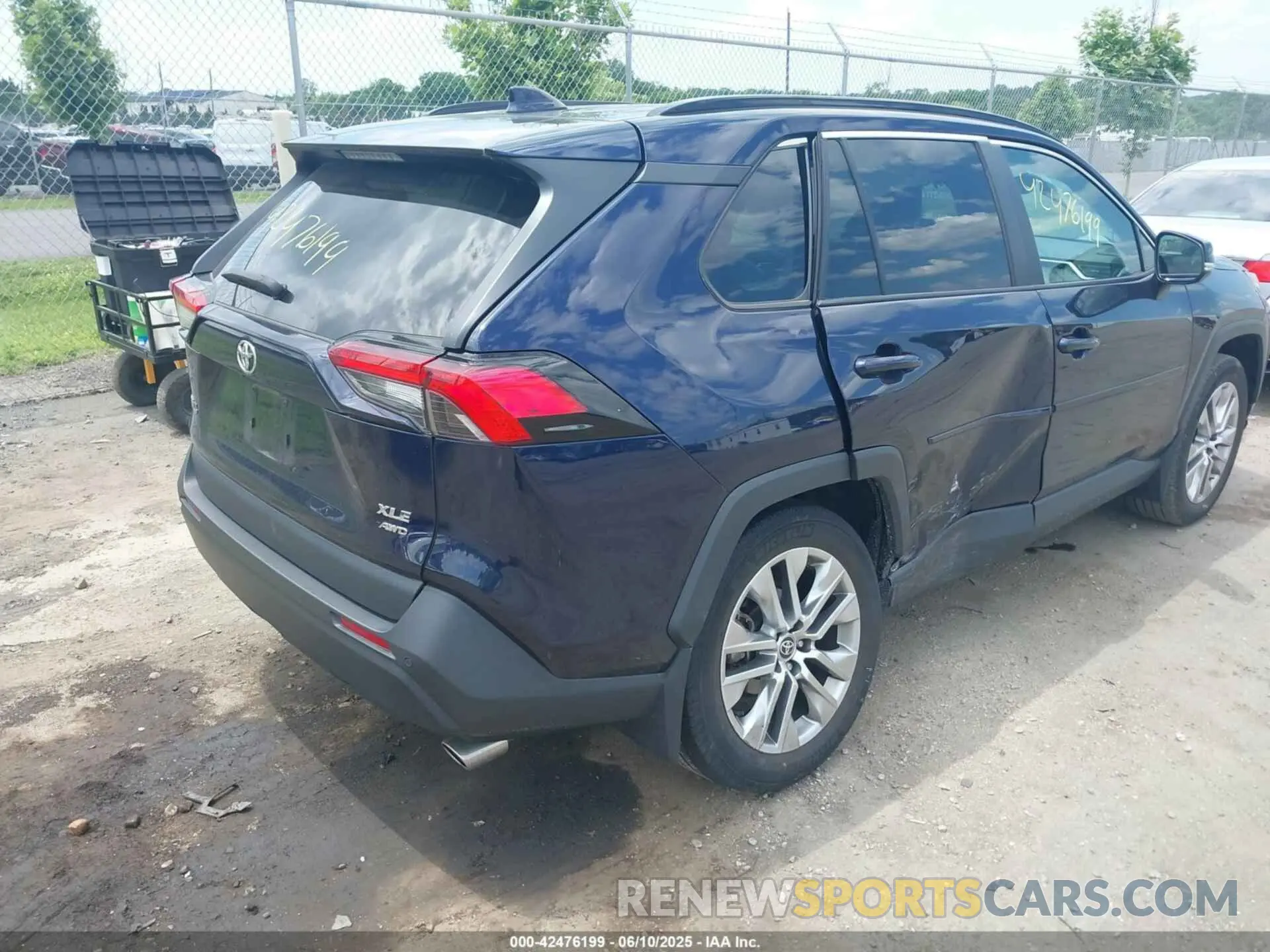 4 Photograph of a damaged car 2T3A1RFV3PW354030 TOYOTA RAV4 2023