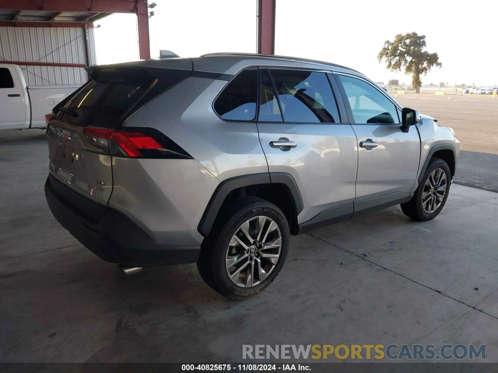 4 Photograph of a damaged car 2T3A1RFV5PW332594 TOYOTA RAV4 2023