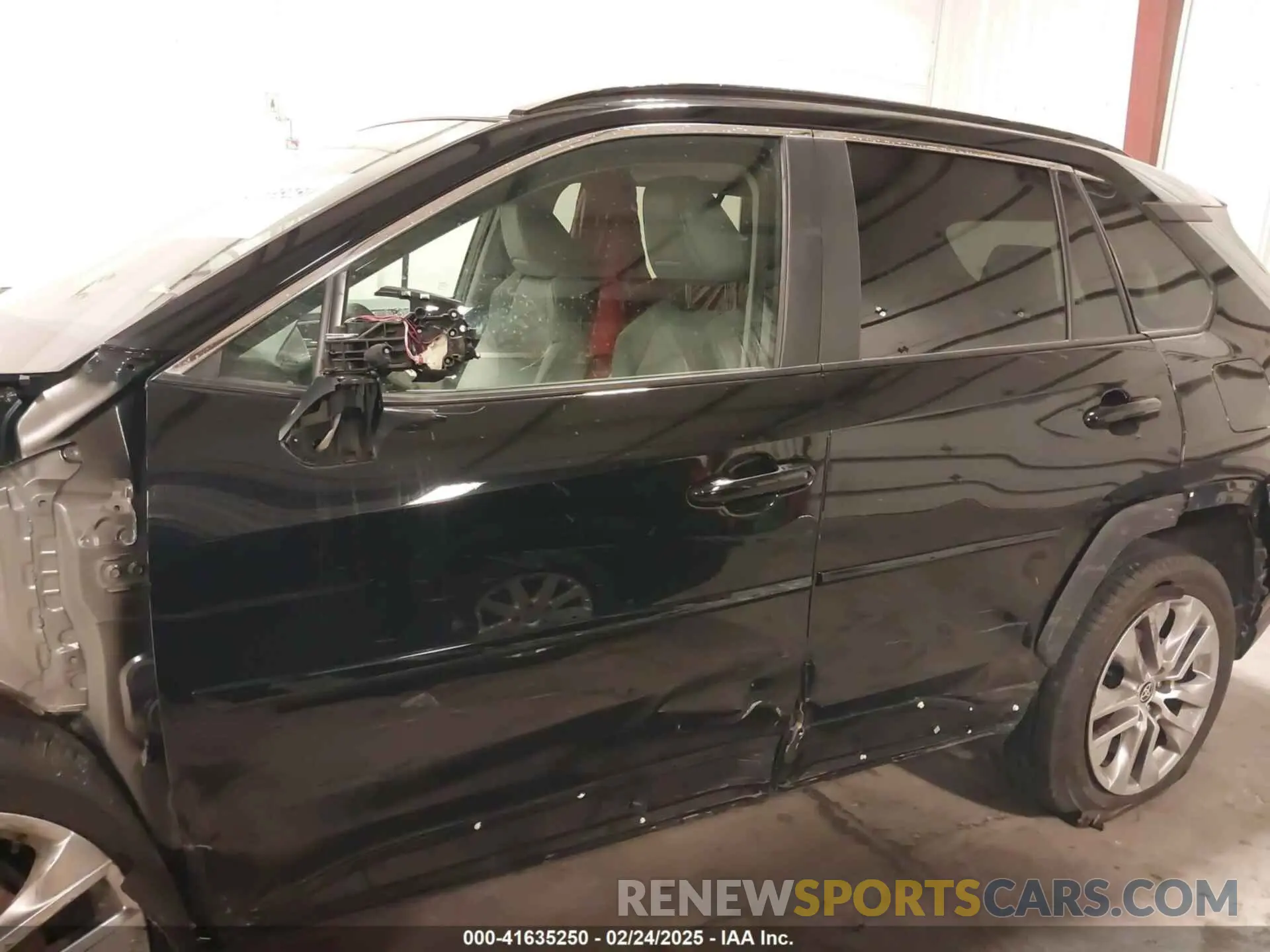 15 Photograph of a damaged car 2T3A1RFV6PC392062 TOYOTA RAV4 2023