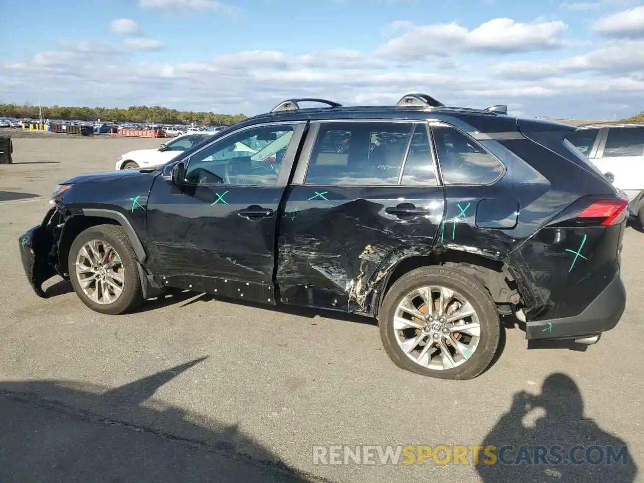 2 Photograph of a damaged car 2T3A1RFV7PC371205 TOYOTA RAV4 2023