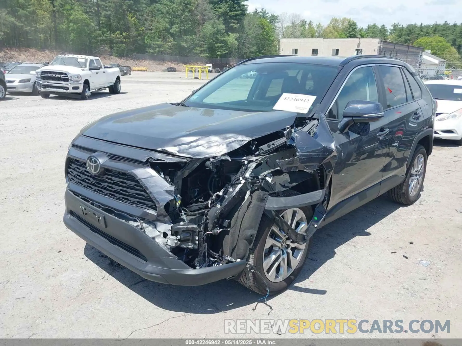 2 Photograph of a damaged car 2T3A1RFV7PC388232 TOYOTA RAV4 2023