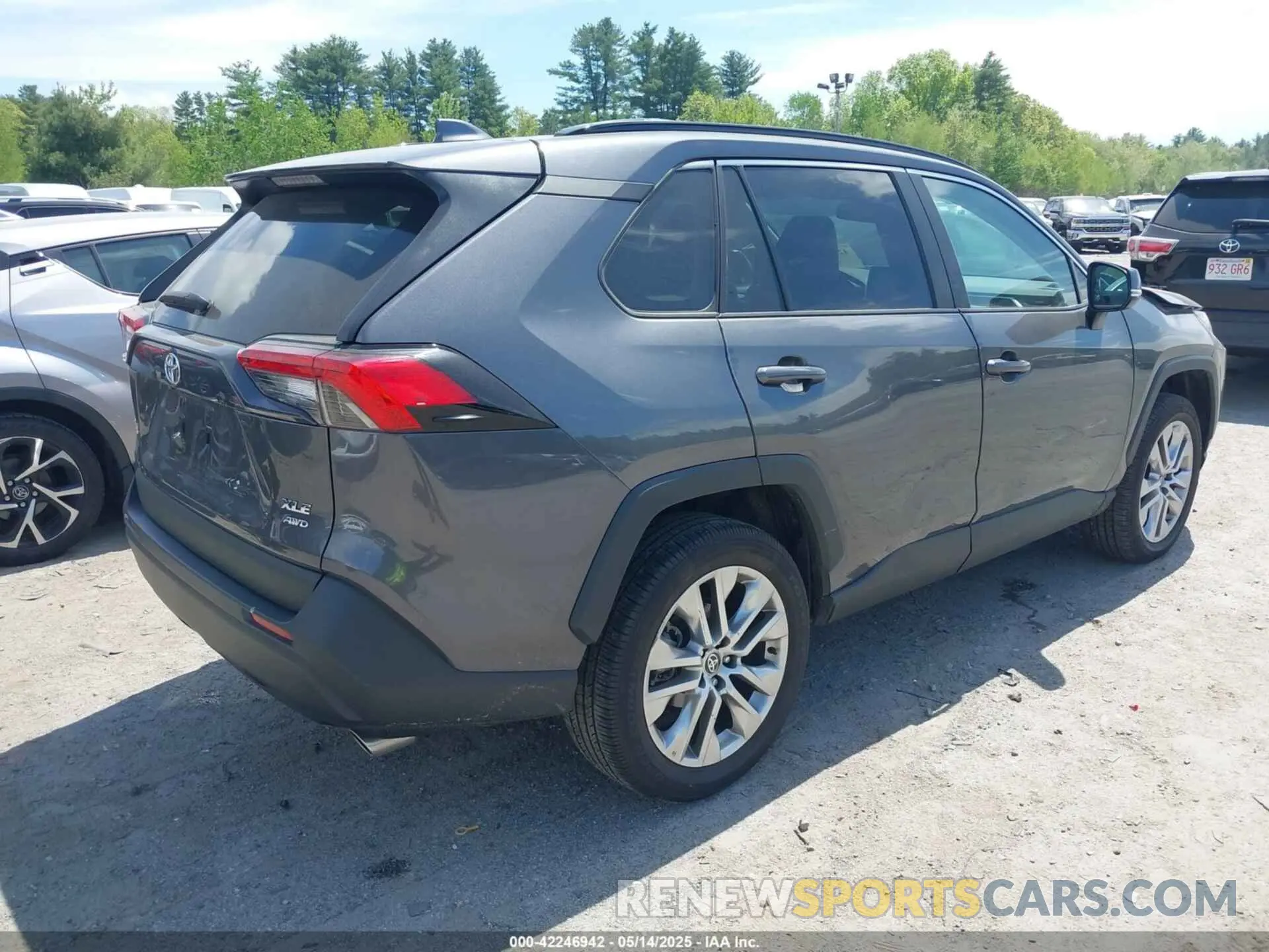 4 Photograph of a damaged car 2T3A1RFV7PC388232 TOYOTA RAV4 2023